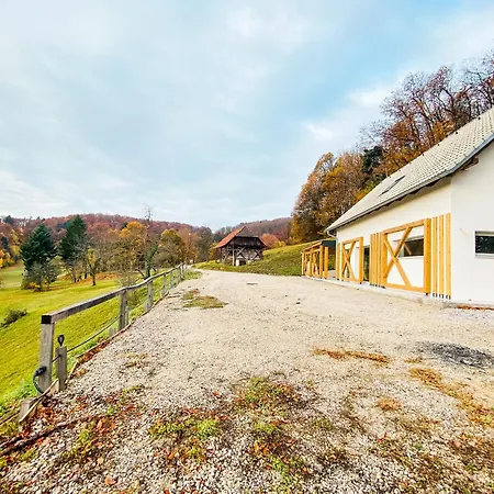 بيت للعطل Koca Odmev Obolno