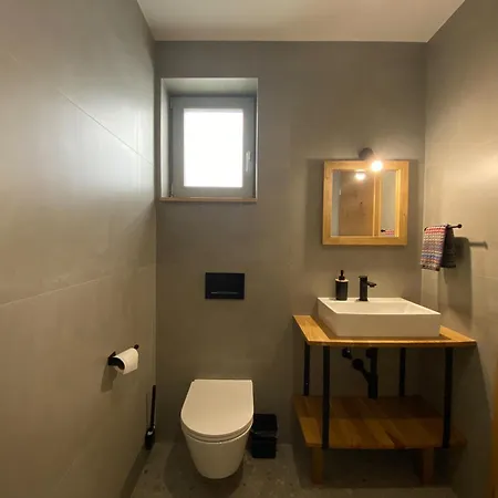 Koca Odmev Obolno بيت للعطل *