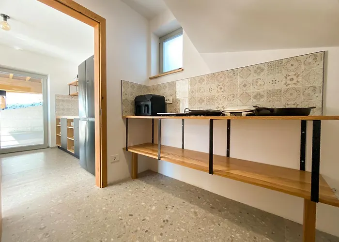 Koca Odmev Obolno Holiday home Ivancna Gorica